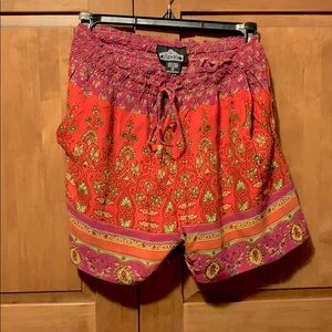 LIGHTLY WORN | Flowy Patterned Shorts